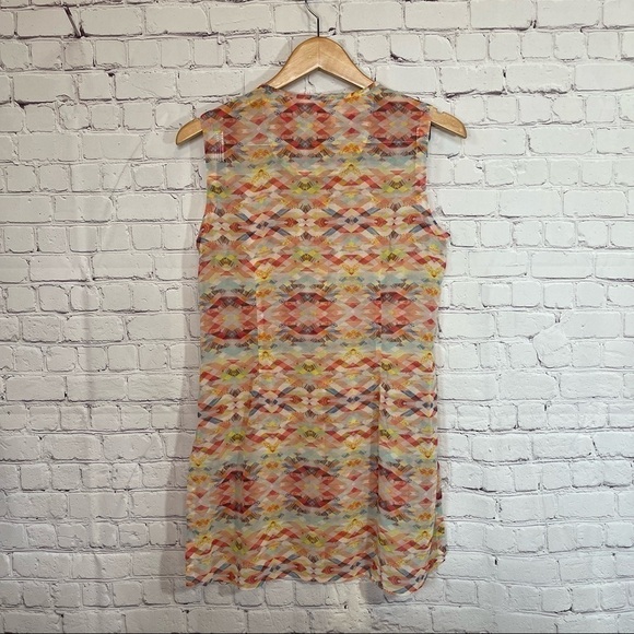 CAbi Avery Tunic Sleeveless Button Front size Small - Picture 6 of 15